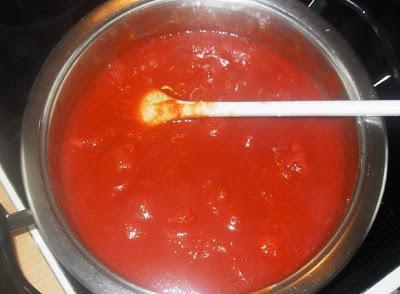 Polpette al sugo (ital. Fleischbällchen in Tomatensauce)