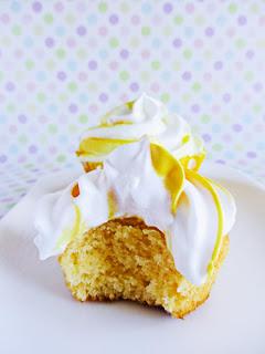 Zitronen Cupcakes mit Dominikanischem Frosting