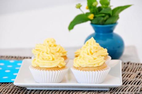 Vanille-Cupcakes mit Vanillecreme glutenfrei, vegan & fructosearm