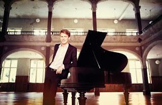 Pressemeldung: ECHO Klassik Preisträger und Pianist Alexander Krichel beim Ocean Sun Festival 2014 an Bord der EUROPA