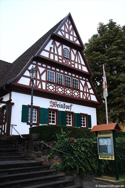 Weindorf in Koblenz beim Mercure