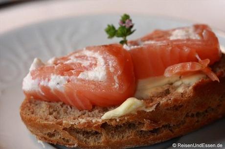 Lachsbrötchen mit Meerrettich