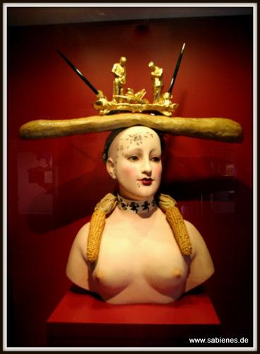 Skulptur einer Frau von Salvatore Dali