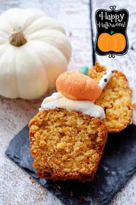 Halloween - Saftige Kürbis Muffins mit weißer Schokolade