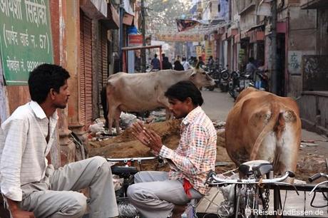 Zwei Männer in der Altstadt von Jaipur