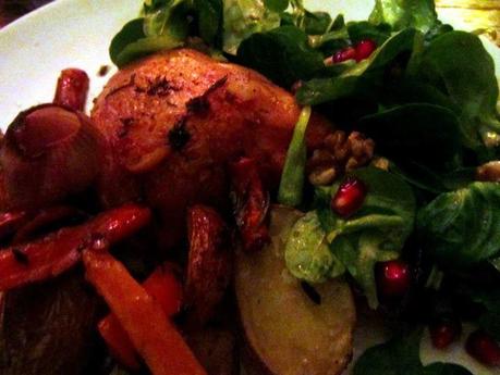 Pernod Huhn mit Röstgemüse und Salat