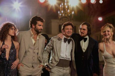 Amy Adams, Bradley Cooper, Jeremy Renner, Christian Bale und Jennifer Lawrence (v.l.n.r.) in David O. Russells American Hustle