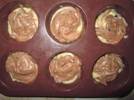 KW04/2014 - Die Leckereien der Woche - Schwarz-Weiße-Blaubeer-Toffee-Muffins KW04/2014 - Die Leckereien der Woche - Schwarz-Weiße-Blaubeer-Toffee-Muffins