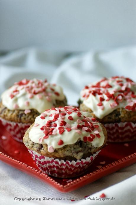 Happy Valentine: Himbeer-Kokos-Cupcakes mit weißer Schokolade