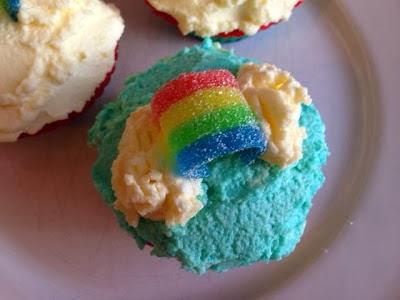 Wir machen Mundpropaganda! - Regenbogen Cupcakes, die Zweite