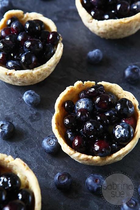 blueberry vanilla pudding tartlets - using a muffin pan upside down