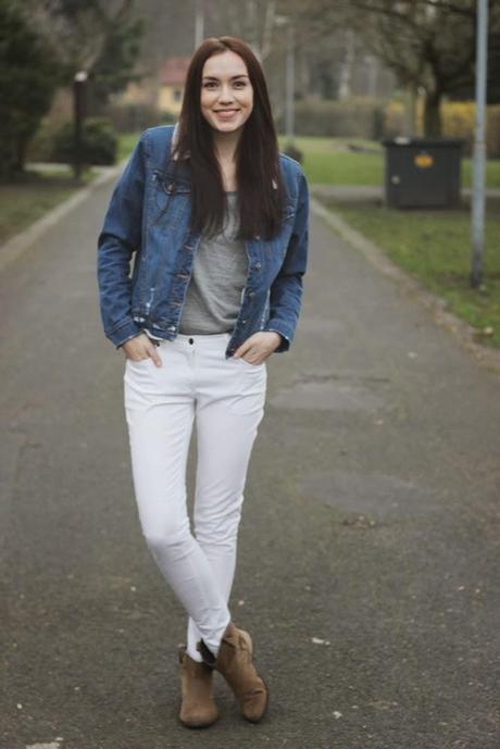 Quick OOTD: Casual white pants
