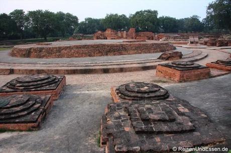 Ausgrabungen in Sarnath (Dharmarajika Stupa)