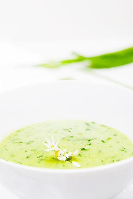 Schnelle Baerlauchsuppe - creamy wild garlic soup