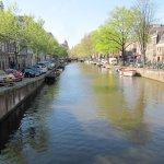 Amsterdam-Blick-auf-Gracht