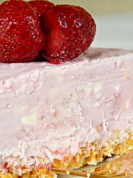 Frozen jogurt-berry cheesecake / Gefrorene Jogurt-Quark-Früchtetorte