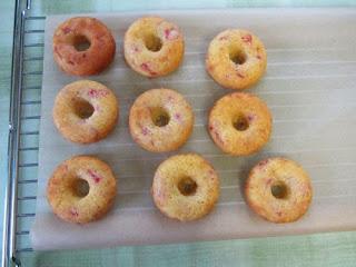 Erdbeer-Marshmallow-Donuts