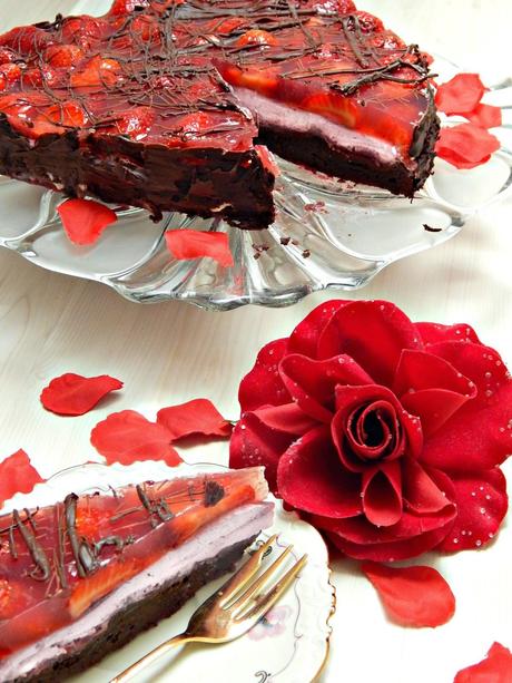 Choco-Erdbeer-Quark-Herztorte/ Chocolate-strawberry-curd-heart cake