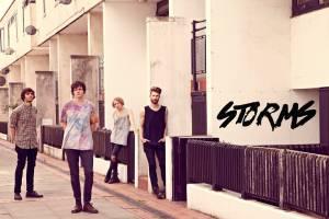 Storms mit neuem Video © Rebecca Jane Callaby