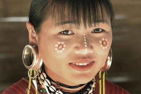 Kuriose Feiertage - 28. Juni -Internationaler Tag des Body Piercing - International Body Piercing Day - Thai_Earplug_5 via Wikimedia Commons