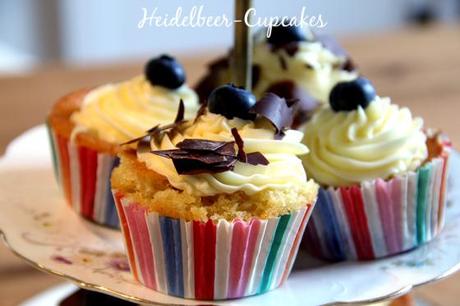 Heidelbeer-Cupcakes_manumanie_3