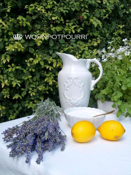 Lavendel & ein kleines Dankeschön aus dem Shabby-Natur pur-Garten in Österreich