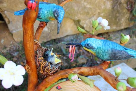Cake Cologne 2014 - Kolibris mit Jungen beim Füttern / humingbirds tree bark