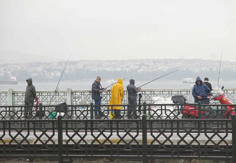 Istanbul-Fishermen-Galatabridge