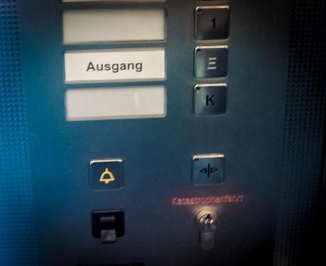 Kuriose Feiertage - 25. Juli 2014 - Unterhalte-Dich-im-Fahrstuhl-Tag – der amerikanische Talk In An Elevator Day - (c) 2014  Sven Giese
