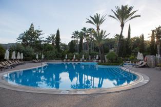 Pailettentop mit Minirock – Golfhotel Mallorca