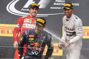693293817 1438172772014 300x199 Formel 1: Ricciardo gewinnt spektakulären Ungarn GP