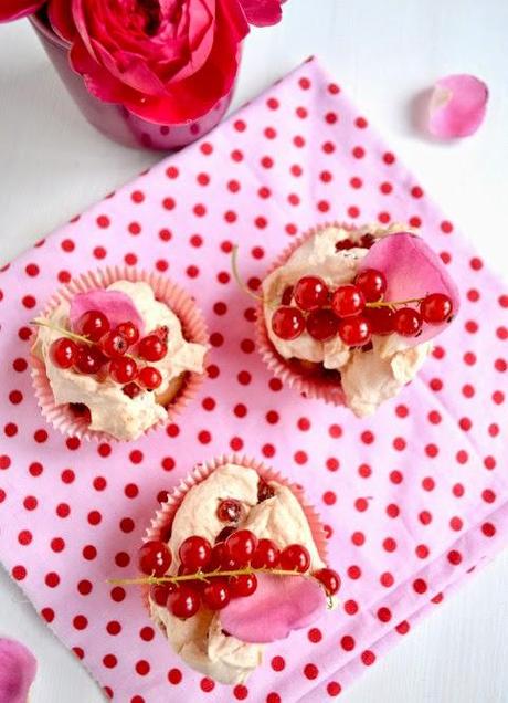 leckere sachen // johannisbeeren-baiser-cupcakes