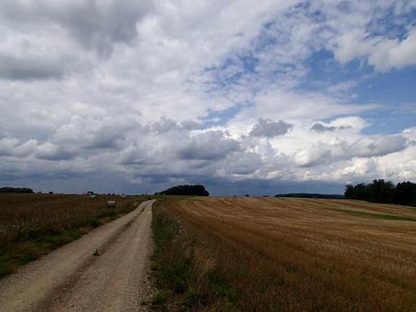 Gewitterwolken in der Franche Comté. - Foto: Erich Kimmich