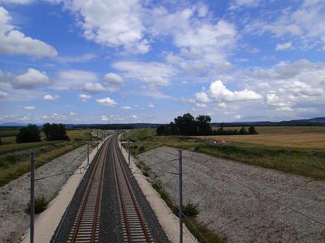 Die neue TGV-Trasse. - Foto: Erich Kimmich