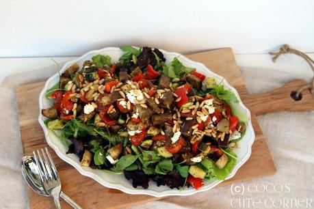 Salat mit mediteranem Gemüse und Ziegenfrischkäse - etwas Entspannung
