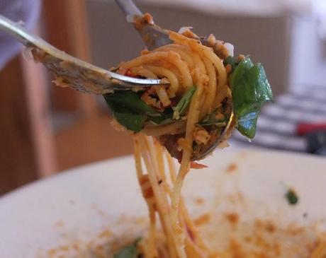 Spagetti nach Hurenart (spaghetti puttanesca)