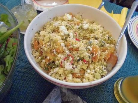 Chili-Couscous-Salat mit Kräuteraprikosen