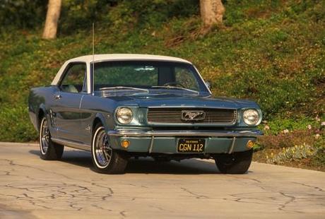 Sehr beliebt bei den Deutschen: der amerikanische Oldtimer Ford Mustang.