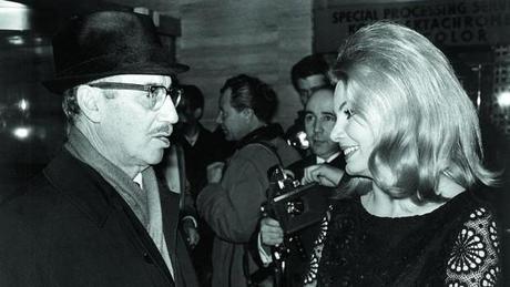 Groucho Marx und Molly Peters (1966)