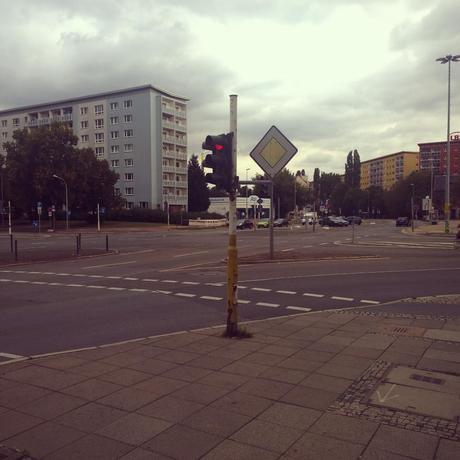 Chemnitz, leere Straßen und eine Ampel
