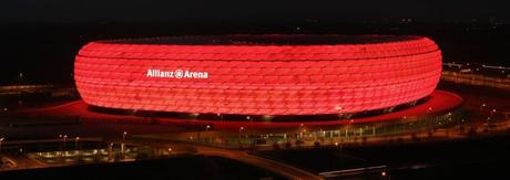 Allianz_arena_at_night_Richard_Bartz