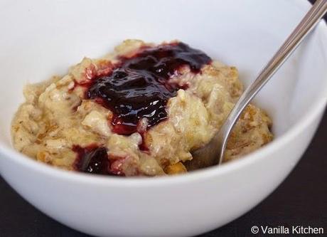 Für die kalten Tage: PB&J Oatmeal (Porridge mit Erdnussbutter und Marmelade)