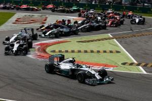602668493 04916792014 1 300x200 Formel 1: Hamilton siegt nach Rosberg Fehler