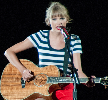 Taylor Swift auf einem Konzert 2013