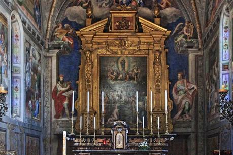 Die Fresken der Kirche Santa Maria Assunta in San Siro am Comer See