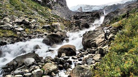 Buerbreen Wasserfall in Norwegen