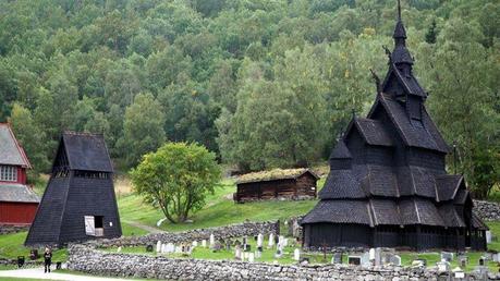 Norwegische Stabkirchen: Kaupanger und Borgund