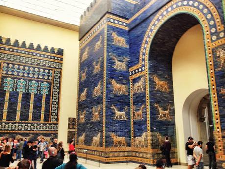 Outfit The Ishtar Gate in Berlin 2