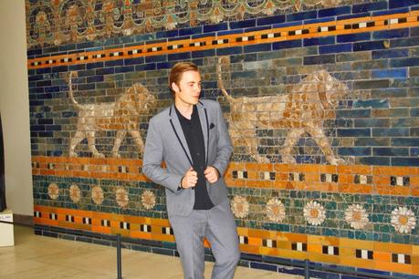 Outfit The Ishtar Gate in Berlin 3