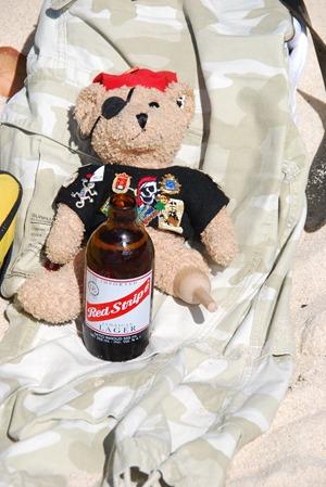 18_Jack-Bearow-Red-Stripe-Beer-Bier-Virgin-Gorda-BVI
